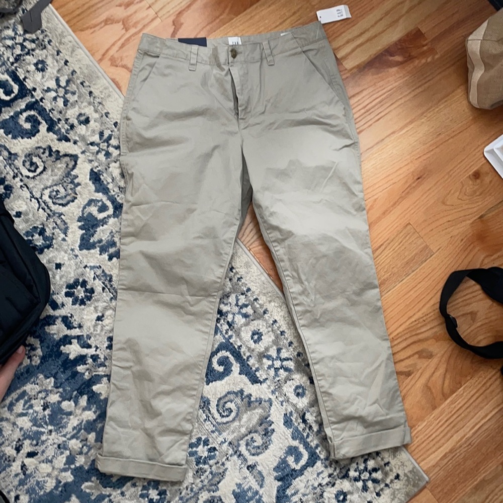 NWT! Gap girlfriend chino. Khaki pants